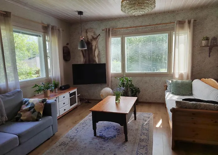 Ilmastoitu Ja Rantasauna Кеуруу